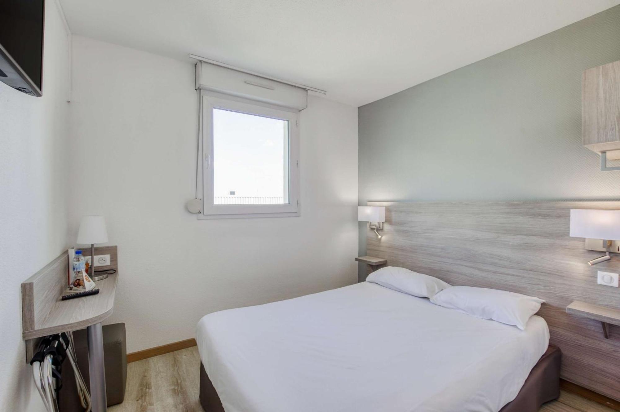 Brit Hotel Clermont-lʼHérault Buitenkant foto