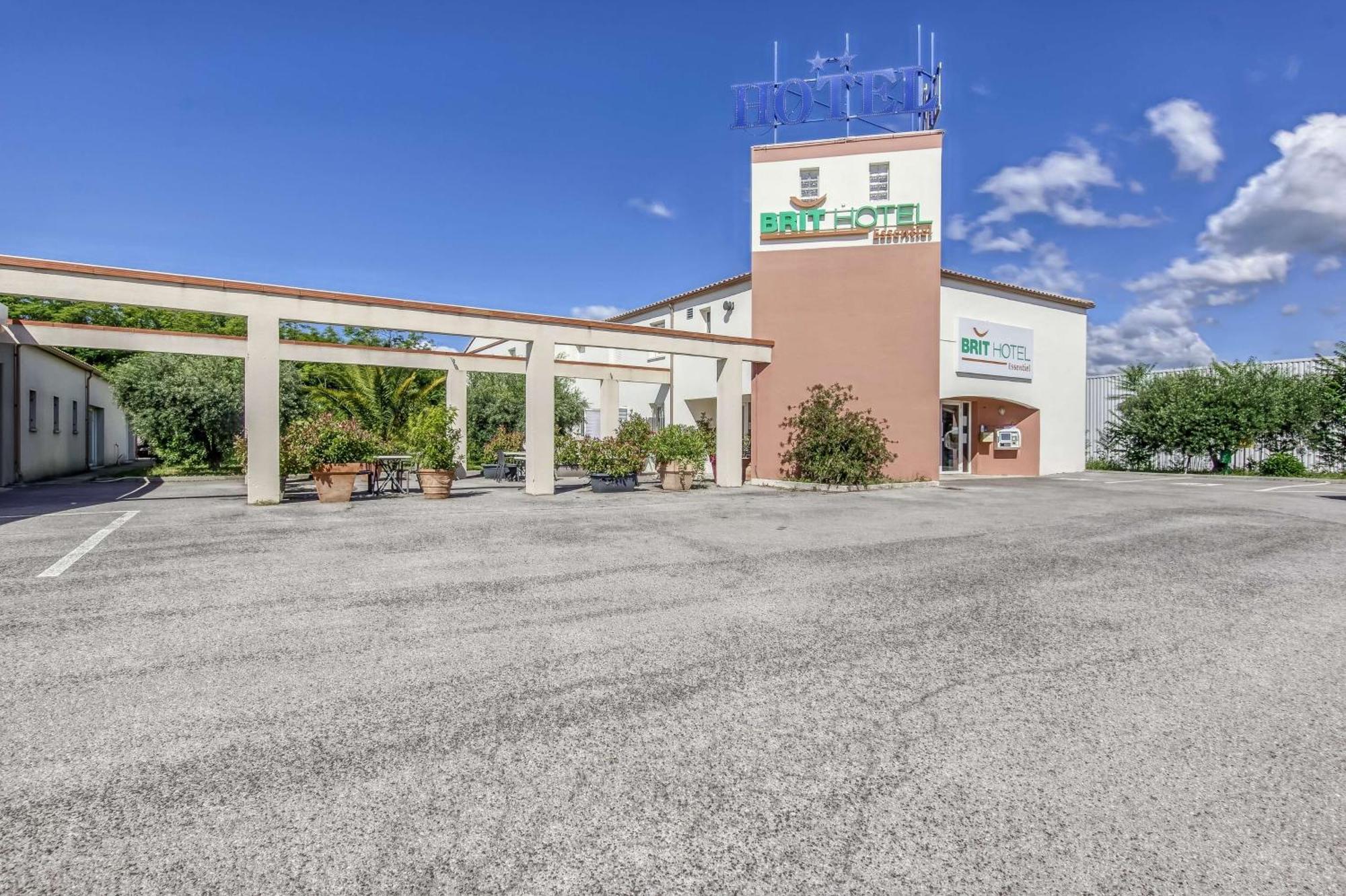 Brit Hotel Clermont-lʼHérault Buitenkant foto